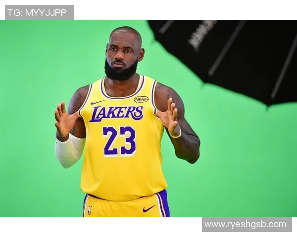 湖人季前赛对决国王全场精彩回顾与球员表现分析 湖人季前赛对决国王全场精彩回顾与球员表现分析